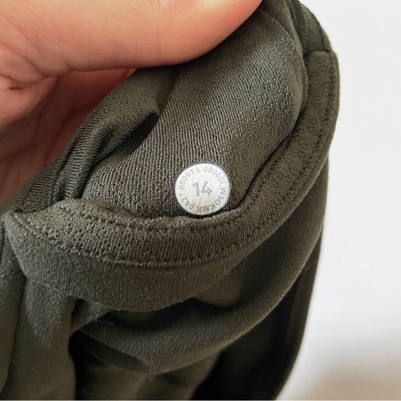 Lululemon Groove Nulu SHR Super High-Rise Flare Pant Dark Olive Army Green sz 14 - Picture 6 of 9